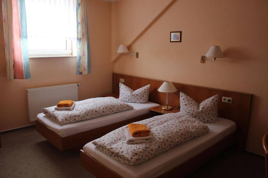 Hotel Weisse Muehle Breitenworbis Buitenkant foto